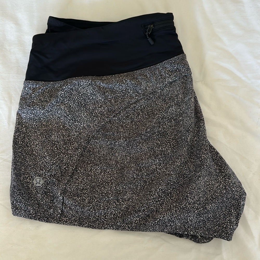 Lululemon speed up mid raise 4” short